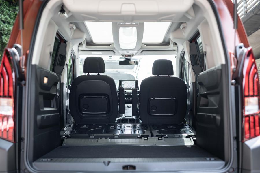 Багажник Peugeot Rifter 2019 года  (JP) (фото 18 из 23)